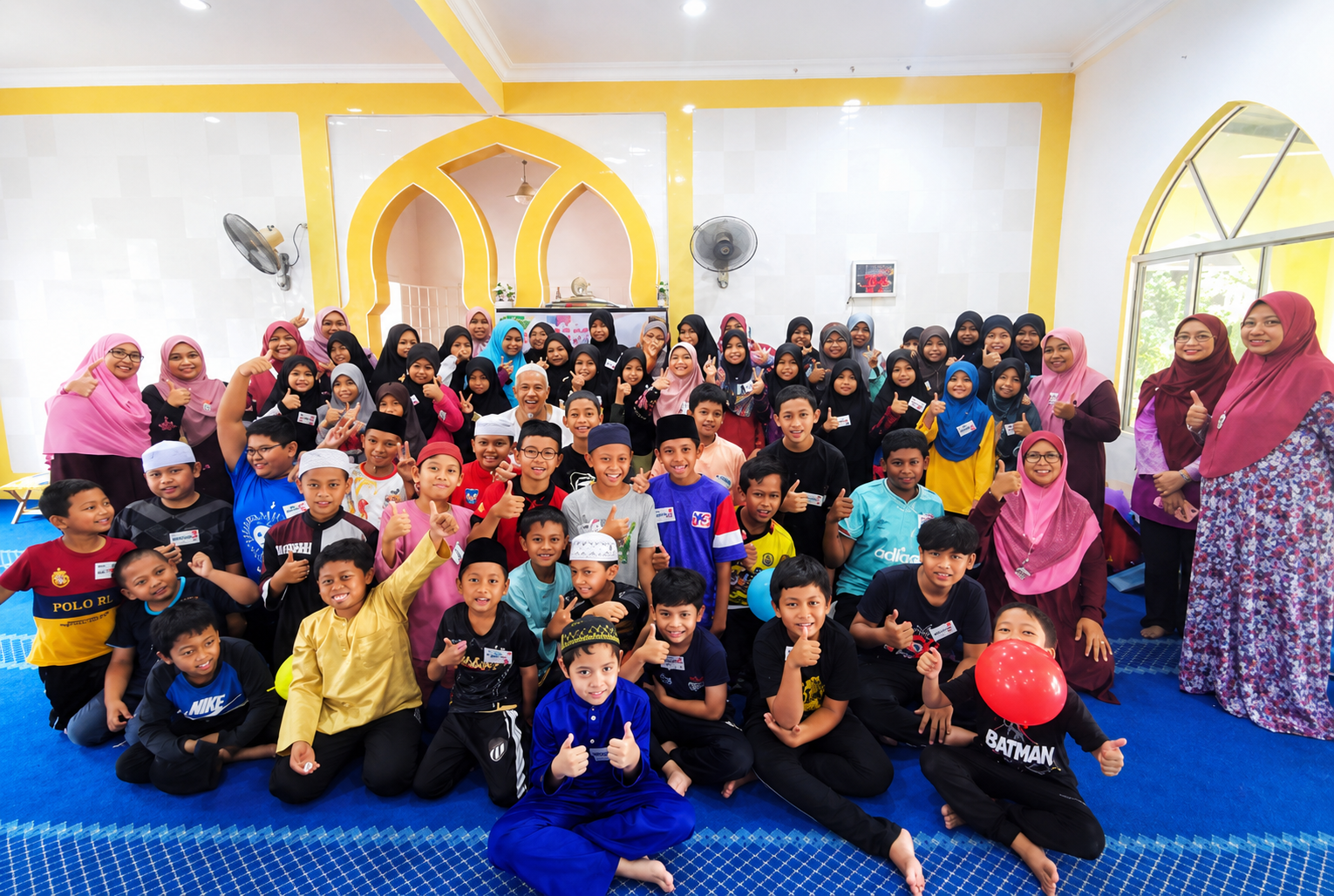 Anak-anak dijaga di pusat transit Hadhanah
